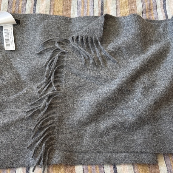 Quince Mongolian Cashmere Woven Fringed Scarf, NWOT - Picture 2 of 9